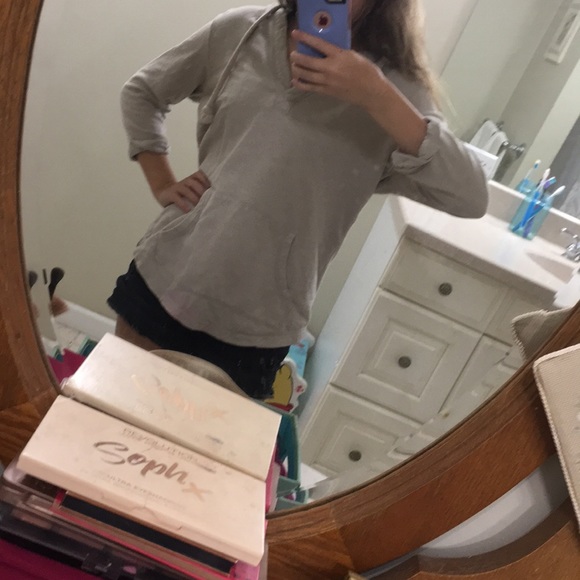 Baige hoodie with shorter sleeves. - Picture 4 of 4